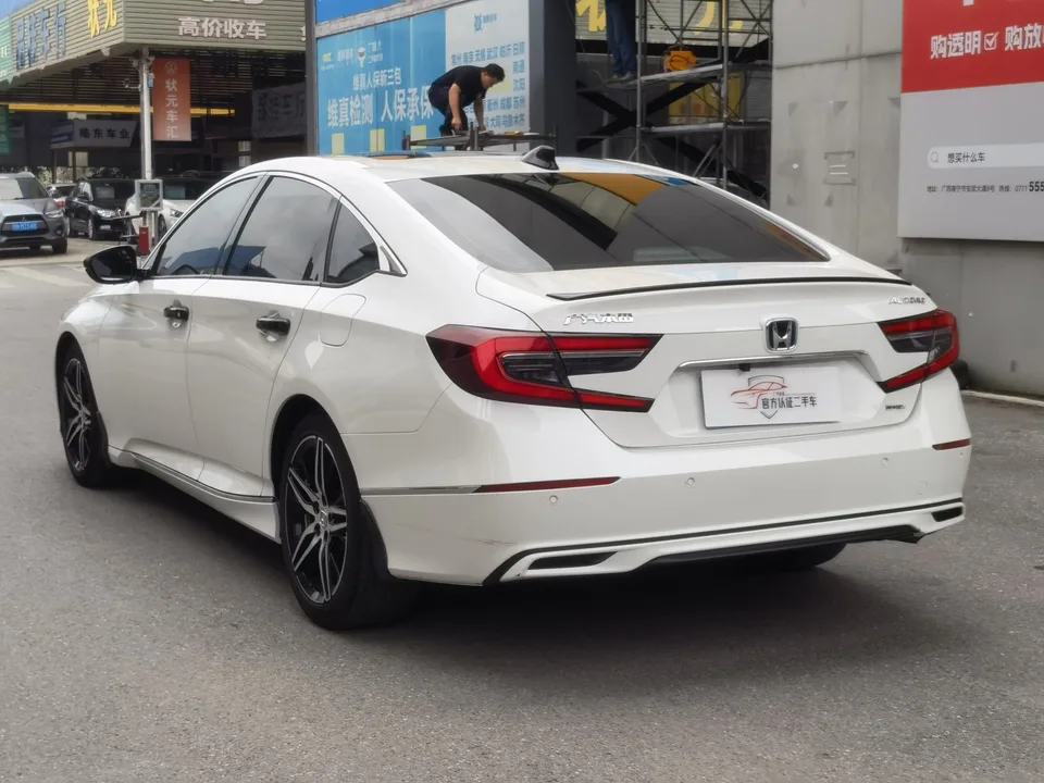 Honda Accord 2022 Accord Hybrid 2.0L Phantom Night Smart Edition 2023 — миниатюра 4