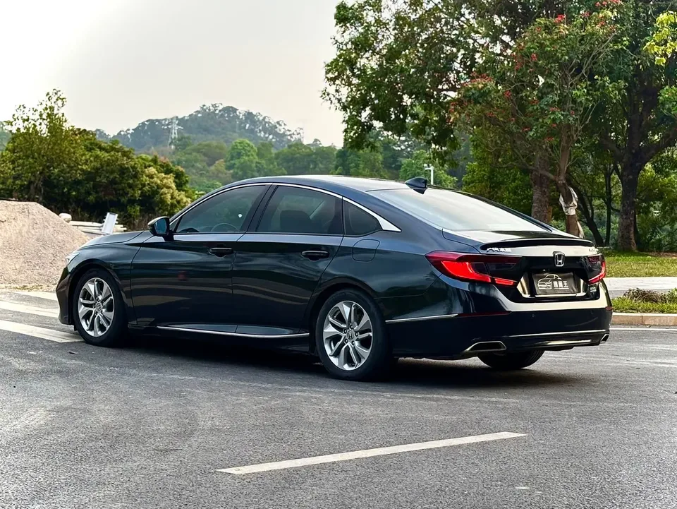 Honda Accord Rui T 260TURBO Deluxe Edition 2024 — миниатюра 4