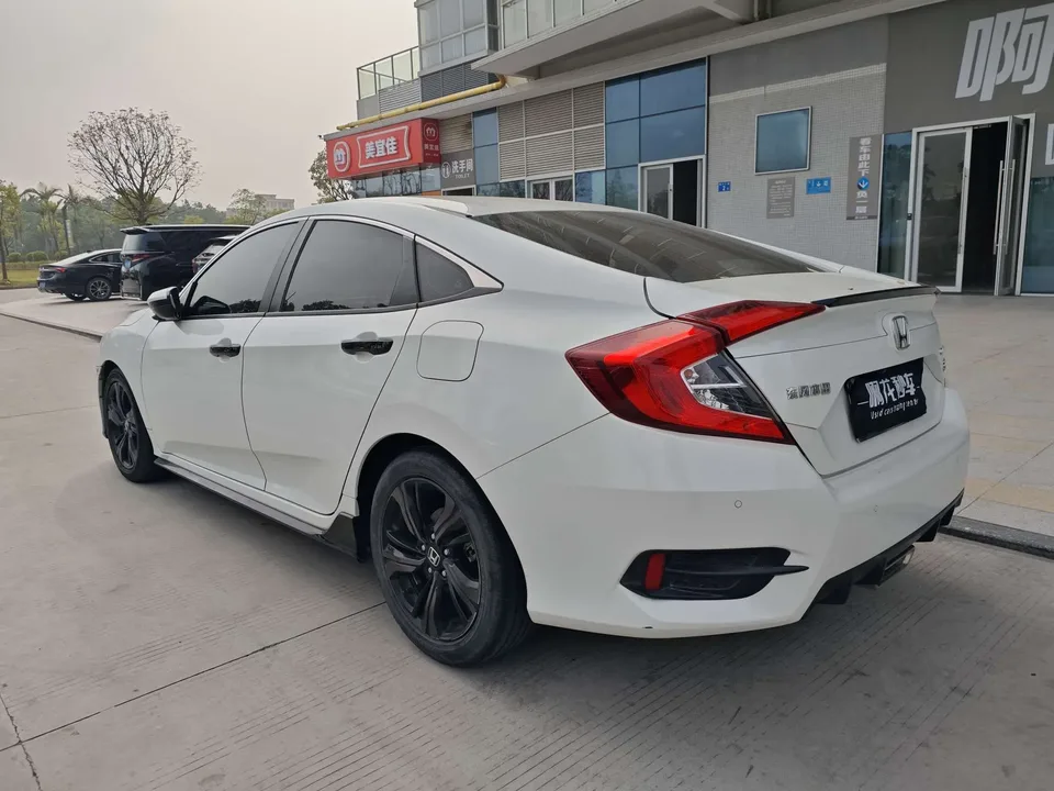 Honda CIVIC 220TURBO CVT burning version National VI 2022 — миниатюра 2