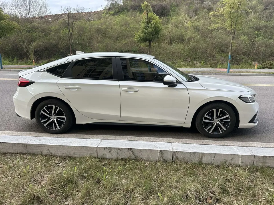 Honda CIVIC 2023 Civic HATCHBACK 240TURBO CVT Extreme Edition 2023 — миниатюра 4