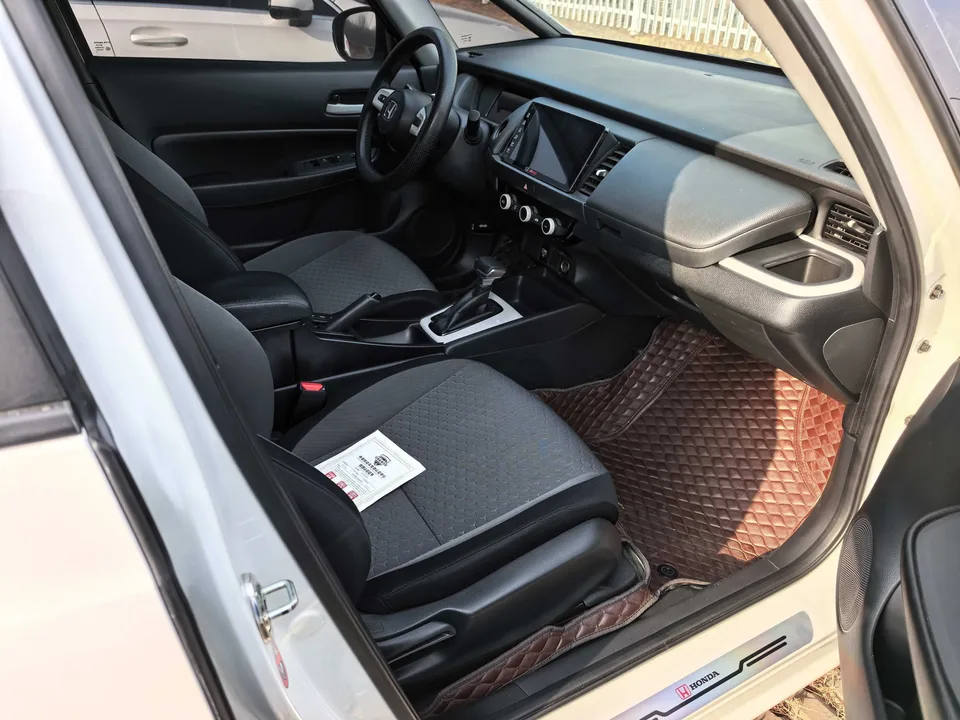 Honda FIT 1.5L CVT Unlimited MUGEN Edition 2022 — миниатюра 4