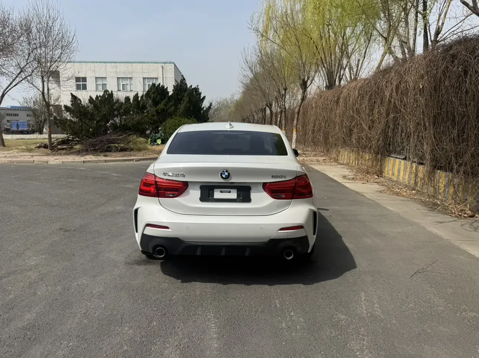 BMW 1 Series BMW 1 Series 2021 120i M Sport Night Edition 2022 — thumbnail 4