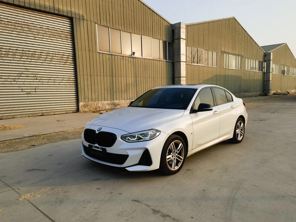 BMW 1 Series facelift 120i M Sport Night Edition 2023 — фото 1, купить с доставкой в Москву