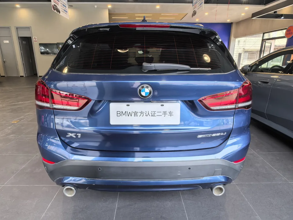 BMW X1 BMW X1 2022 sDrive25Li Leading Edition 2022 — миниатюра 4