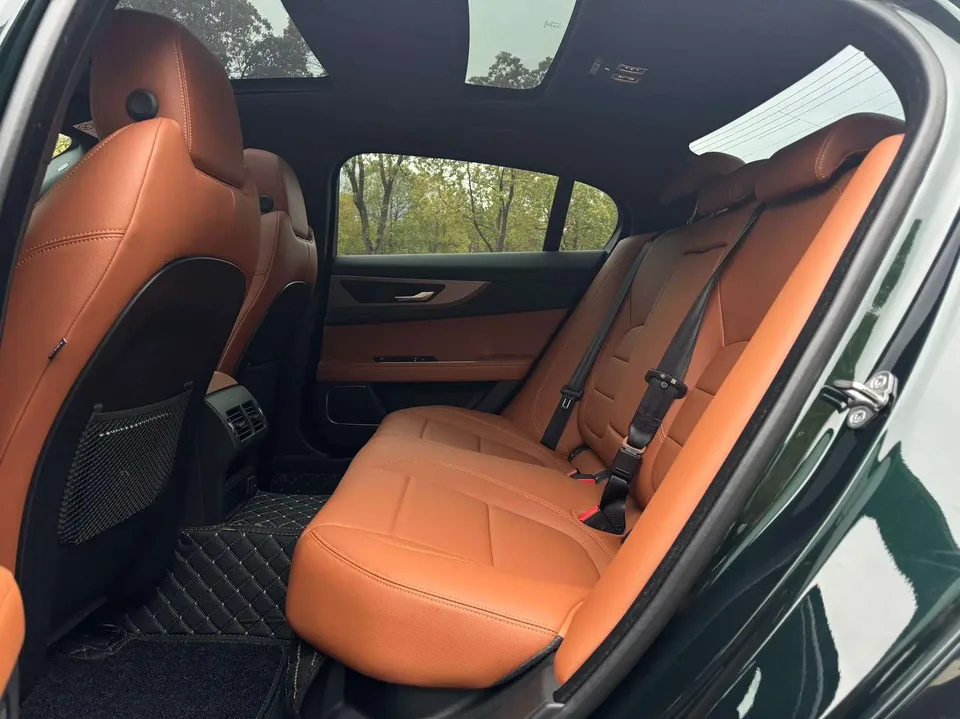 Jaguar XEL Jaguar XEL 2023 2.0T 250PS R-DYNAMIC S Progressive Sports Edition 2023 — миниатюра 4
