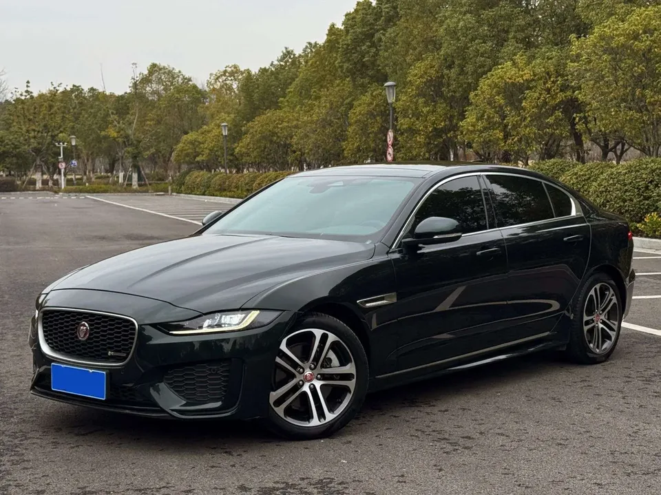 Jaguar XEL Jaguar XEL 2023 2.0T 250PS R-DYNAMIC S Progressive Sports Edition 2023 — photo 1, buy with delivery to Moscow