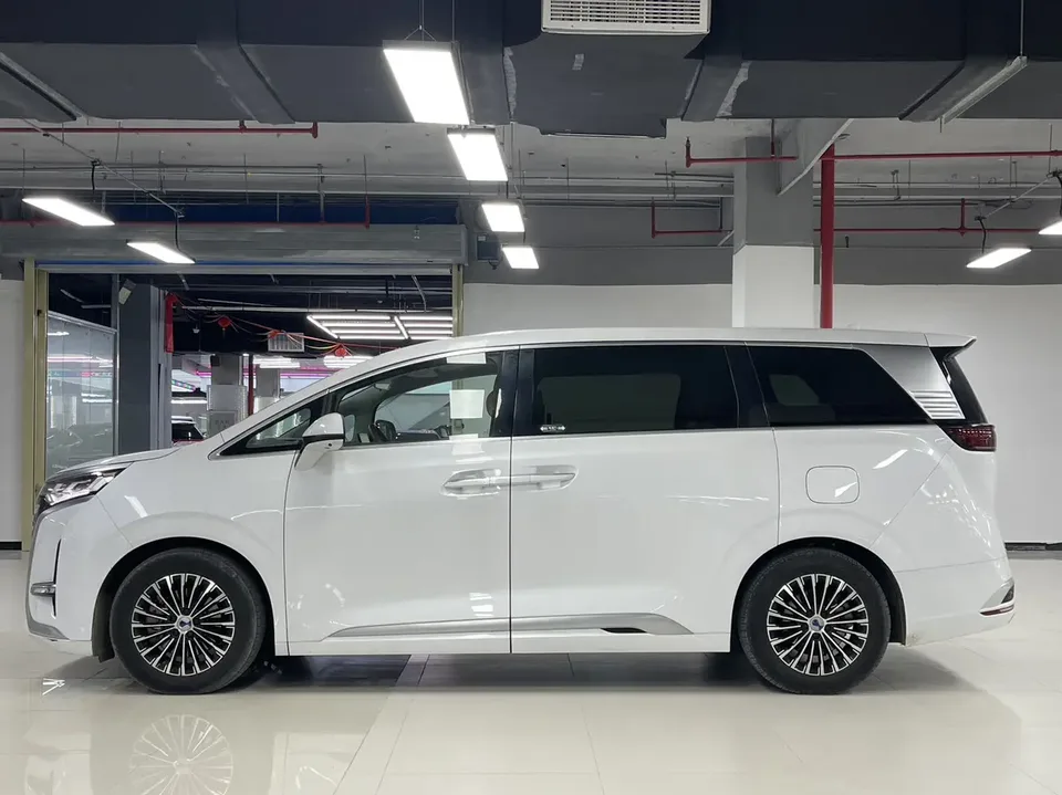 Denza D9 DM D9 DM 2022 970 4WD flagship model 2023 — thumbnail 4