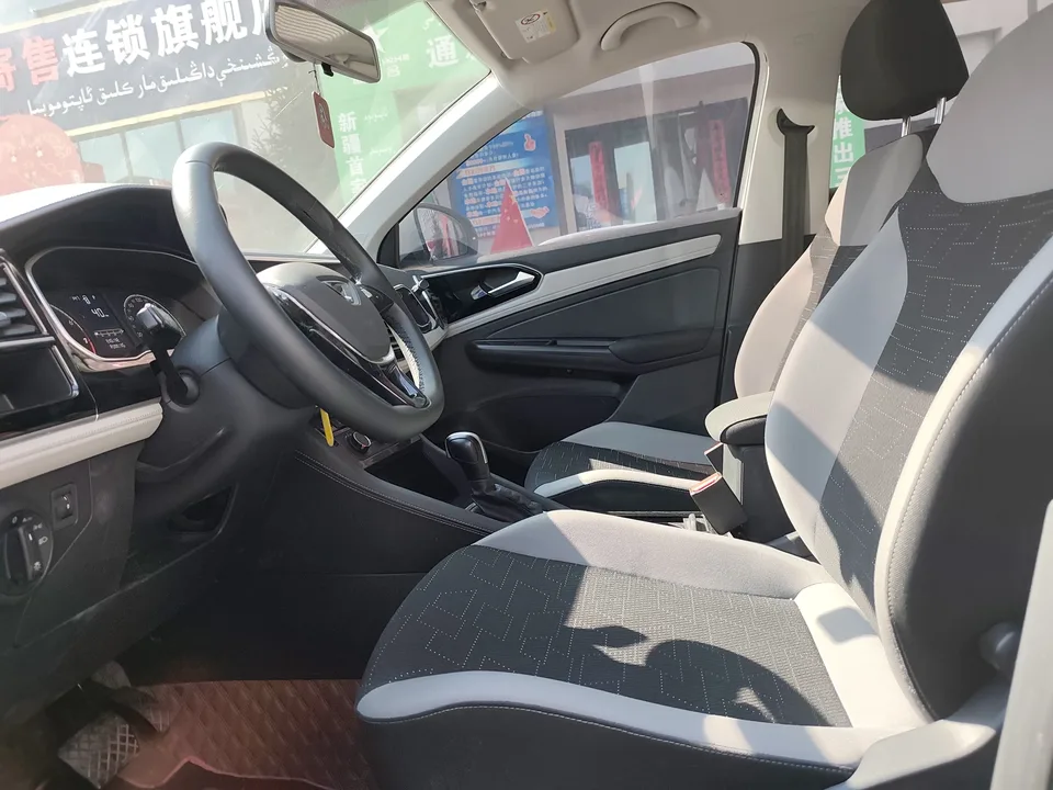 Jetta VS5 280TSI automatic aggressive version 2023 — миниатюра 4