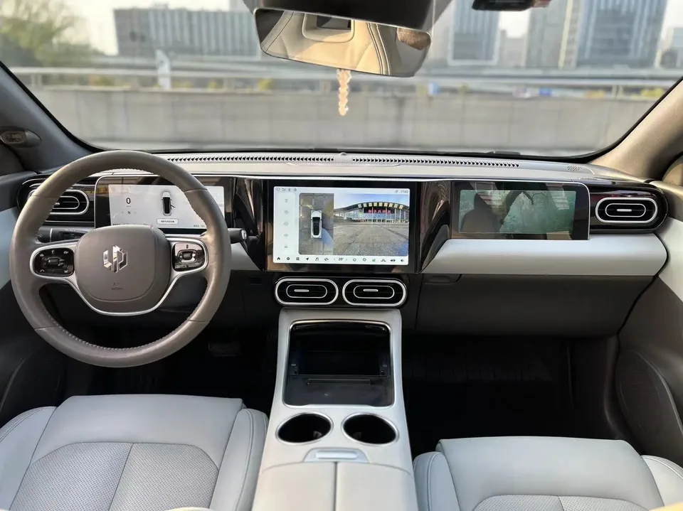 Leapmotor Zero running C01 Extended Range 216 Comfort Edition 2024 — миниатюра 4
