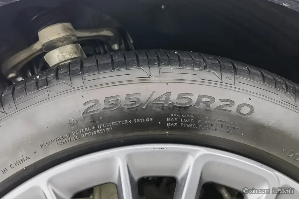 Leapmotor Zero running C11 Extended Range 200 Comfort Edition 2024 — миниатюра 3