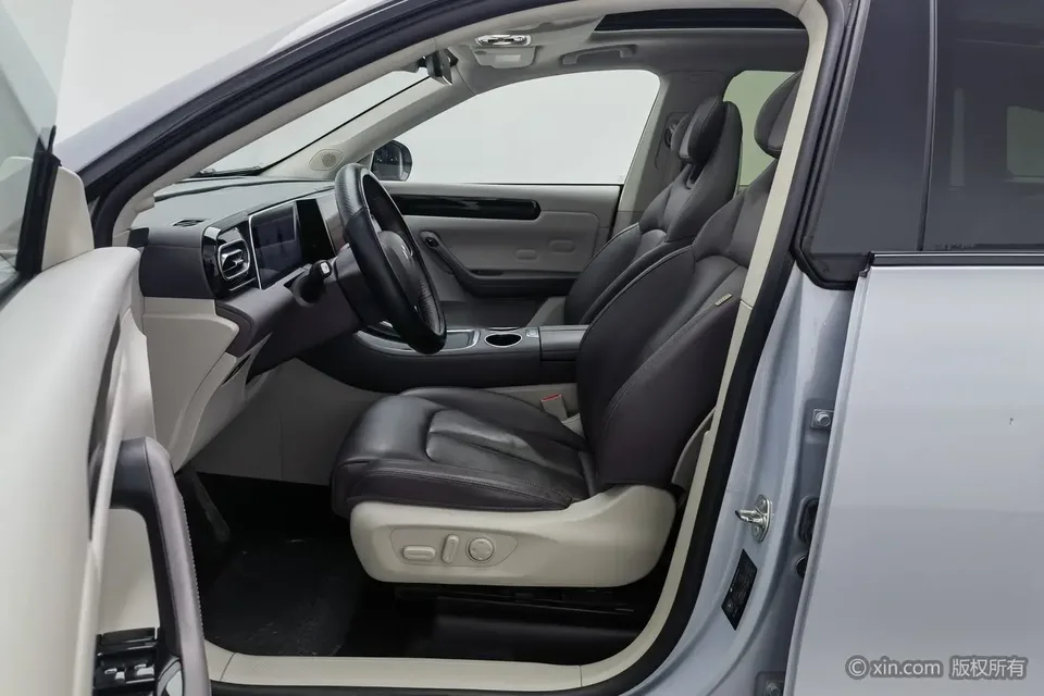 Leapmotor Zero running C11 Extended Range 200 Comfort Edition 2024 — миниатюра 5