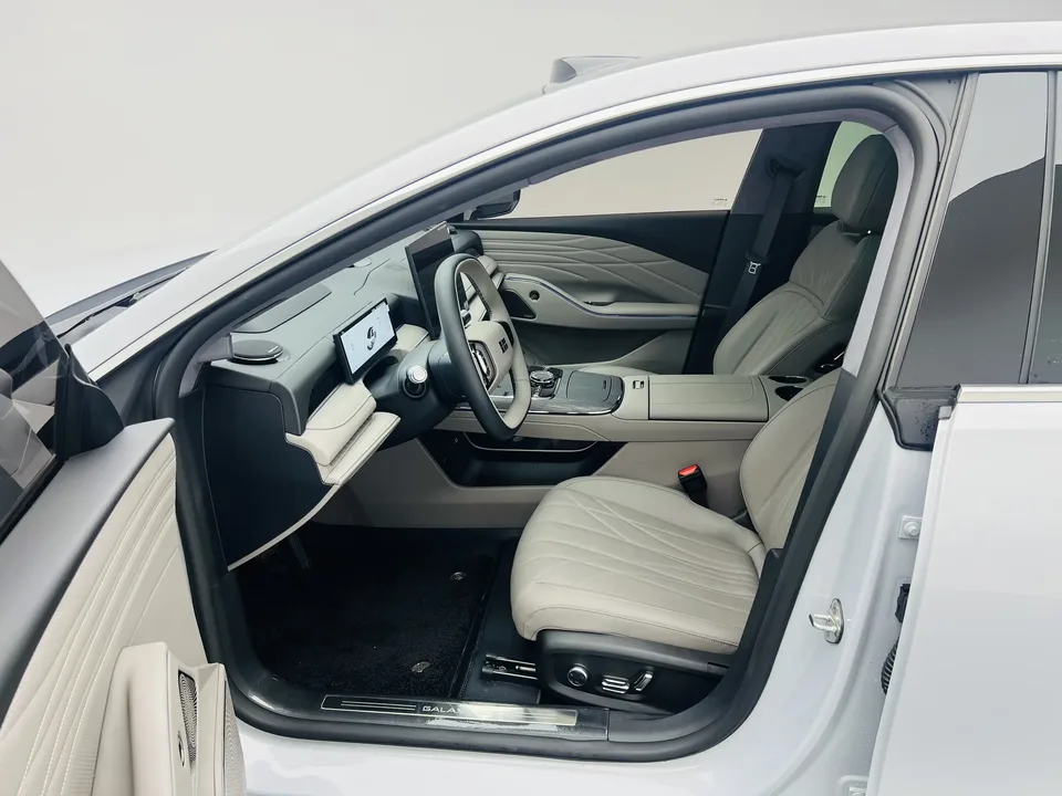 Geely Galaxy Star 8 PHEV 130km EM-P Starship Edition 2025 — миниатюра 5
