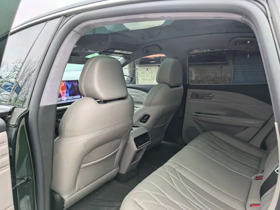 Geely Galaxy Star 8 PHEV 130km EM-P Starship Edition 2025 — миниатюра 3