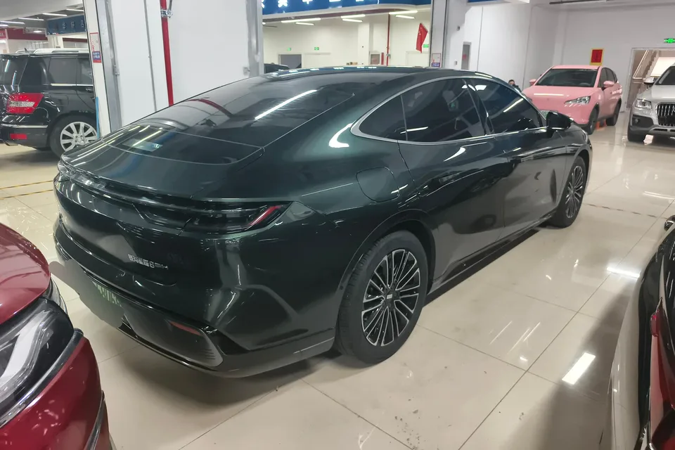 Geely Galaxy Star 8 PHEV 130km EM-i Premium Edition 2025 — миниатюра 2