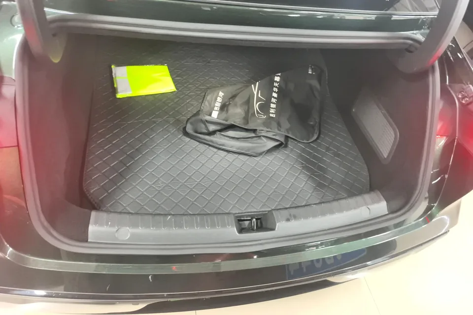 Geely Galaxy Star 8 PHEV 130km EM-i Premium Edition 2025 — миниатюра 5