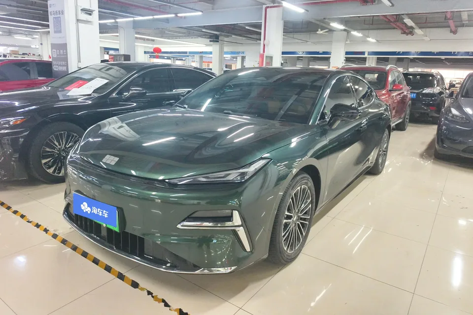 Geely Galaxy Star 8 PHEV 2025