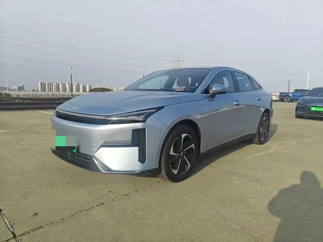 Geely Galaxy L6 2025