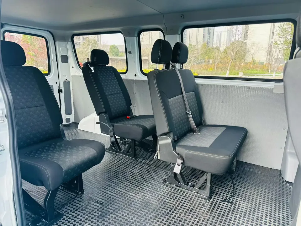 Datong Xintu V90 Zhijie 2.0T automatic rear-wheel drive long axis high roof rear single tire 6/7 seats 2025 — миниатюра 5