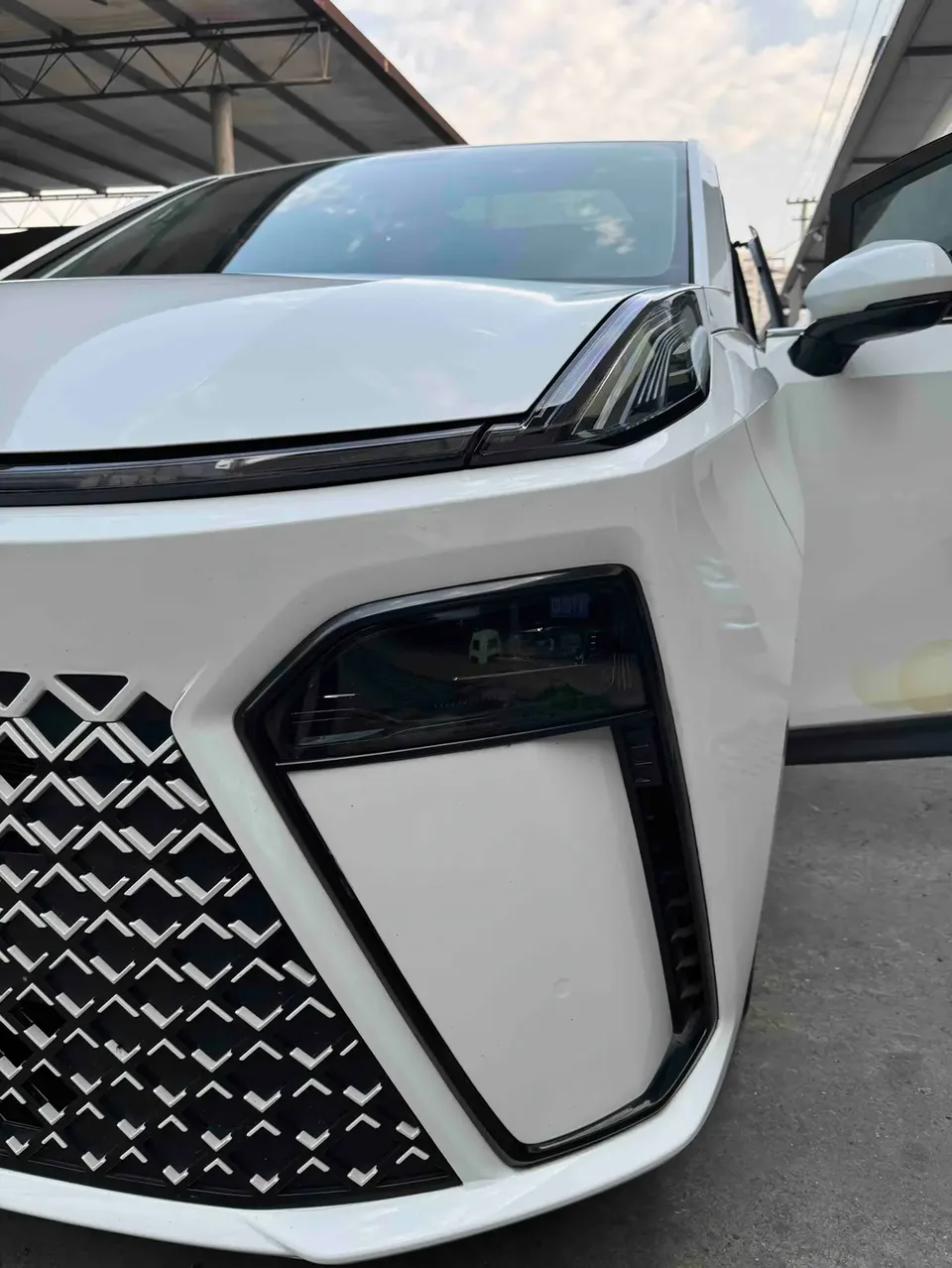 Datong Maxus G70 Maxus G70 2024 2.0T Automatic Luxury Edition 7 Seaters 2024 — миниатюра 3