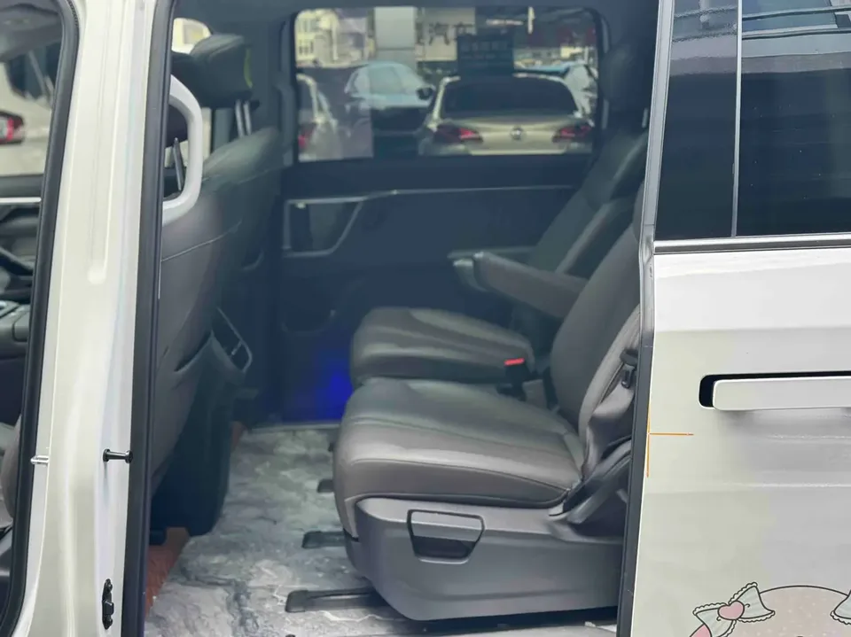 Datong Maxus G70 Maxus G70 2024 2.0T Automatic Luxury Edition 7 Seaters 2024 — миниатюра 5