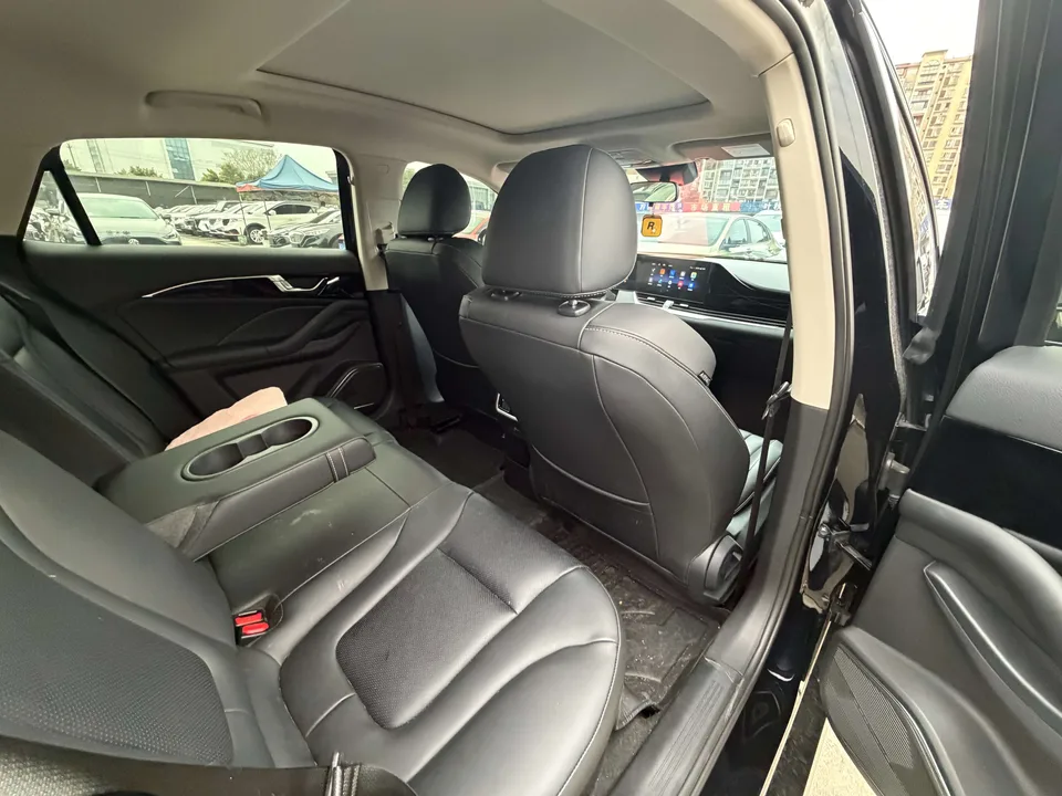 FAW Bestune B70 Bestune B70 2023 third generation 1.5T automatic enjoyment model 2024 — миниатюра 5