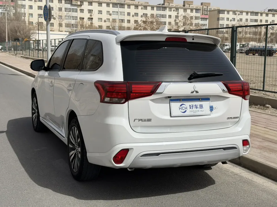 Mitsubishi Outlander facelift 2.0L 2WD Enjoy Edition 5 seats 2022 — миниатюра 4