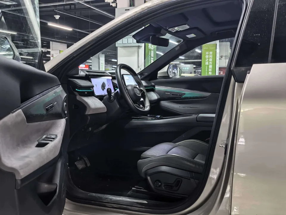 Lynk & Co 08 EM-P Lynk & Co 08 EM-P 2025 120 long battery life Halo 2025 — thumbnail 3