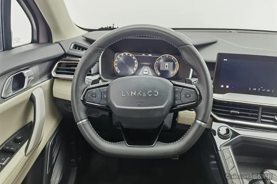 Lynk & Co 06 1.5T Shero Pink Special Edition 2022 — миниатюра 4