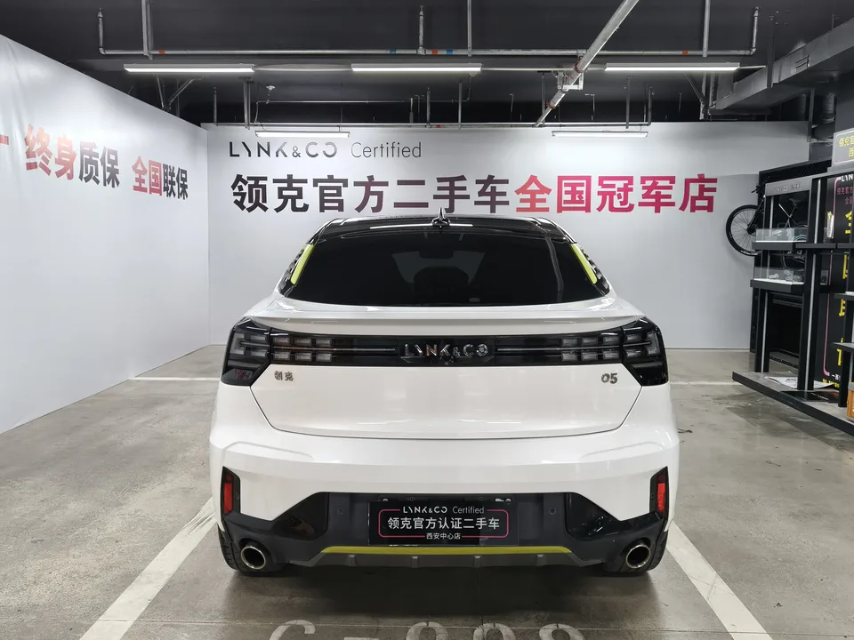 Lynk & Co 05 Lynk & Co 05 2022 2.0TD two-wheel drive 2022 — миниатюра 2