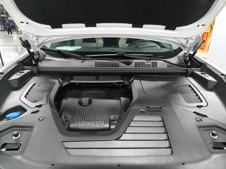 Lynk & Co 05 Lynk & Co 05 2022 2.0TD two-wheel drive 2022 — миниатюра 3