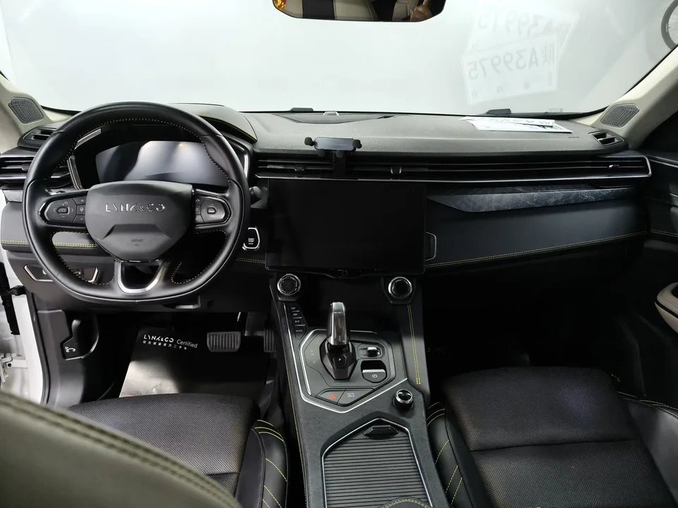 Lynk & Co 05 Lynk & Co 05 2022 2.0TD two-wheel drive 2022 — миниатюра 4