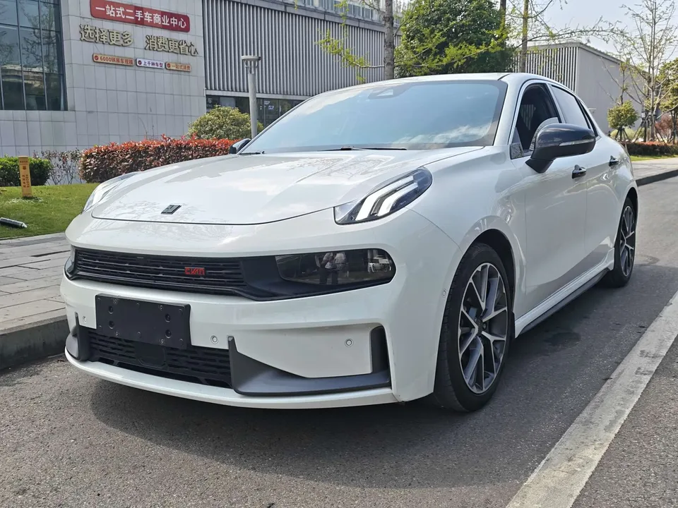 Lynk & Co 03 2022