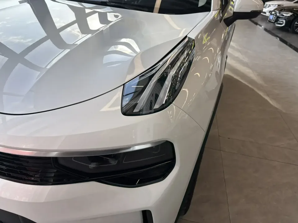 Lynk & Co 01 2.0TD 2WD Asian Games Edition 2024 — миниатюра 5