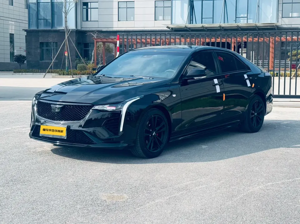 Cadillac CT4 2022