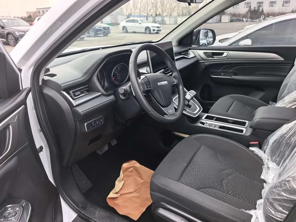 Haval M6 PLUS 1.5T DCT Elite Intelligent Connected Model 2023 — миниатюра 3