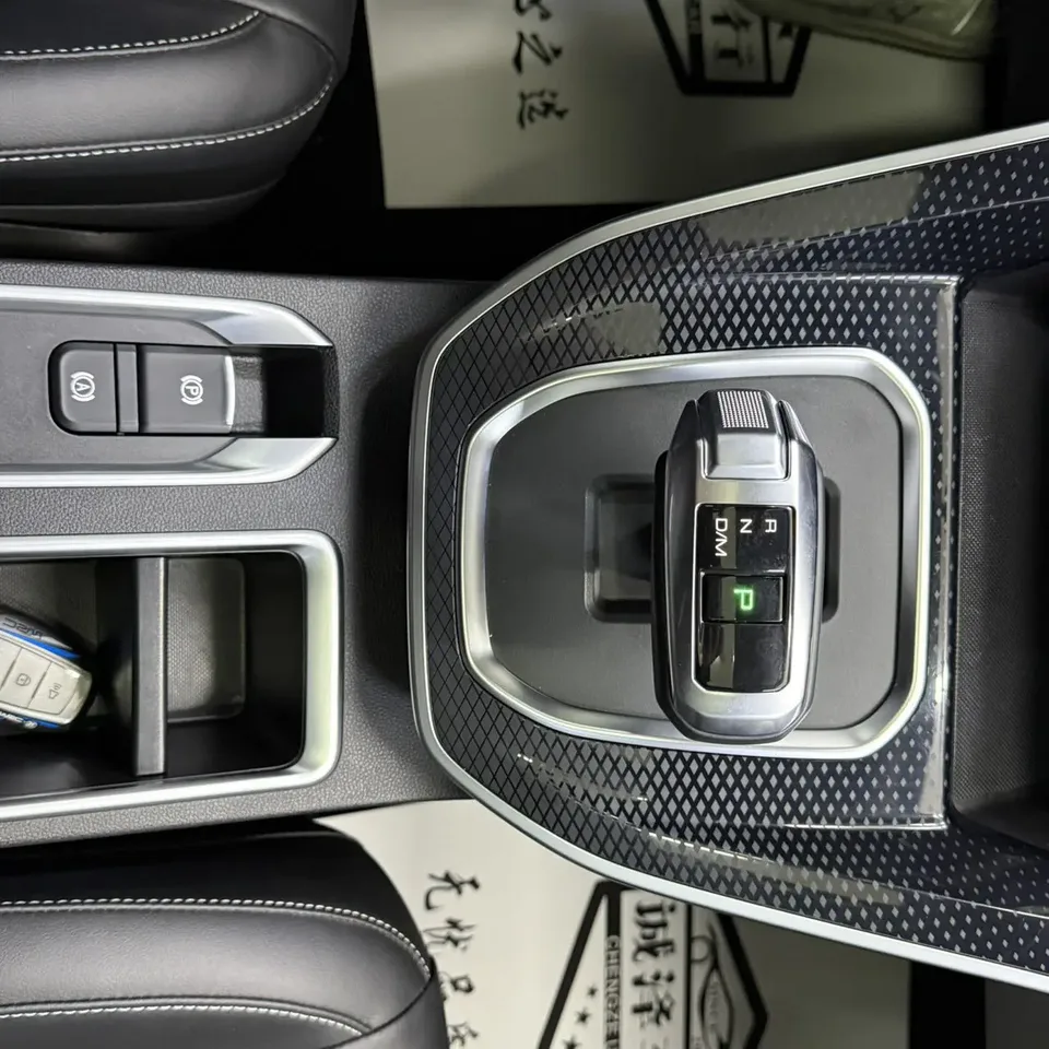 Haval M6 PLUS 1.5T DCT Luxury Smart Connected Edition 2023 — миниатюра 3