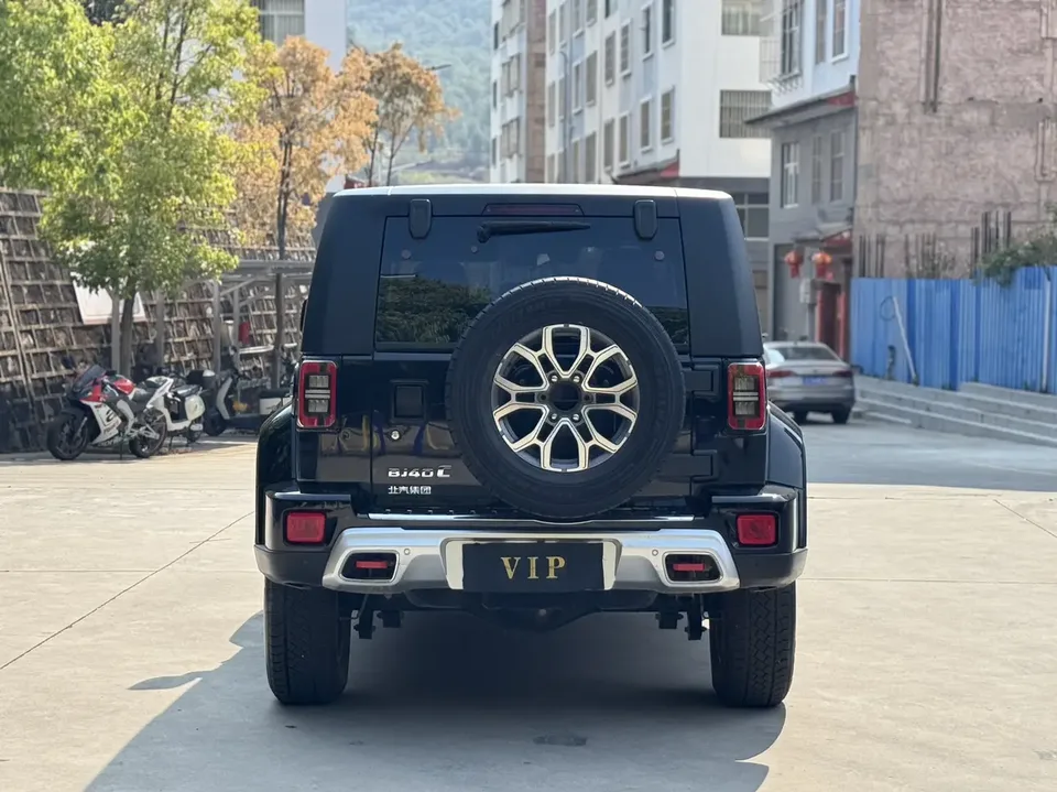 BAIC Beijing Off-road BJ40 Beijing Off-road BJ40 2023 2.0T Automatic 4WD City Hunter Edition Knight Edition 2022 — миниатюра 2