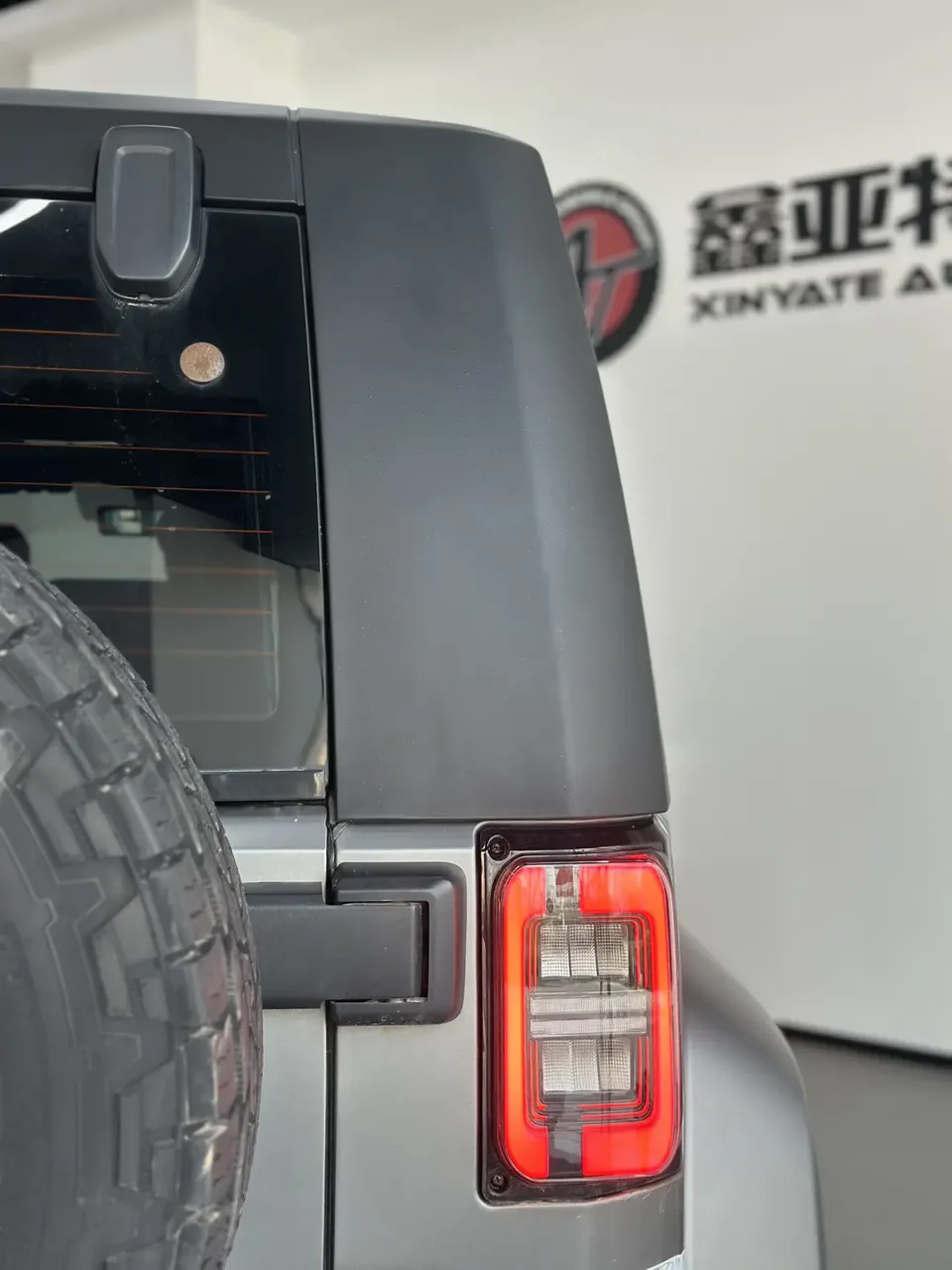 BAIC Beijing Off-road BJ40 Beijing Off-road BJ40 2023 2.0T Automatic 4WD Touring Tower Champion Edition 2023 — миниатюра 3