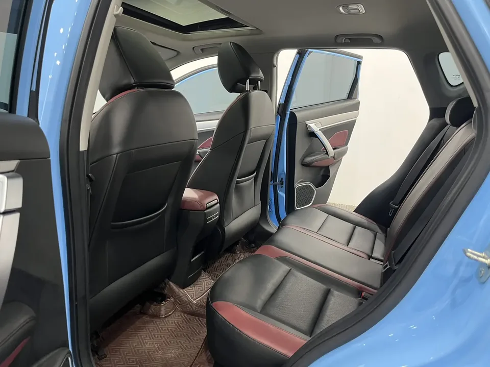 Geely Coolray SX11 240T DCT Diamond Edition 2022 — миниатюра 3
