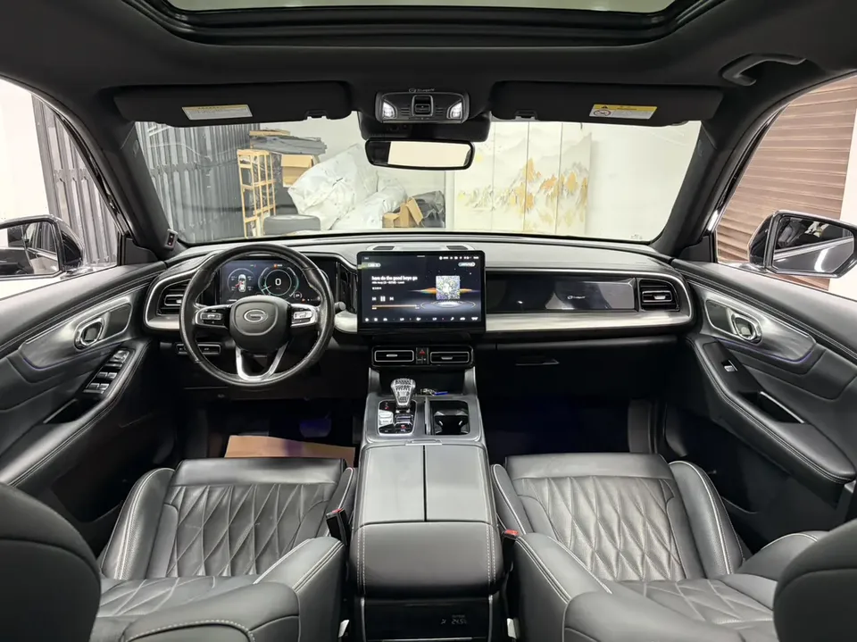 GAC Trumpchi GS8 Trumpchi GS8 2022 Trumpchi GS8 2022 Pilot Series 2.0TGDI 4WD Luxury Smart Edition 7 Seaters 2023 — thumbnail 2