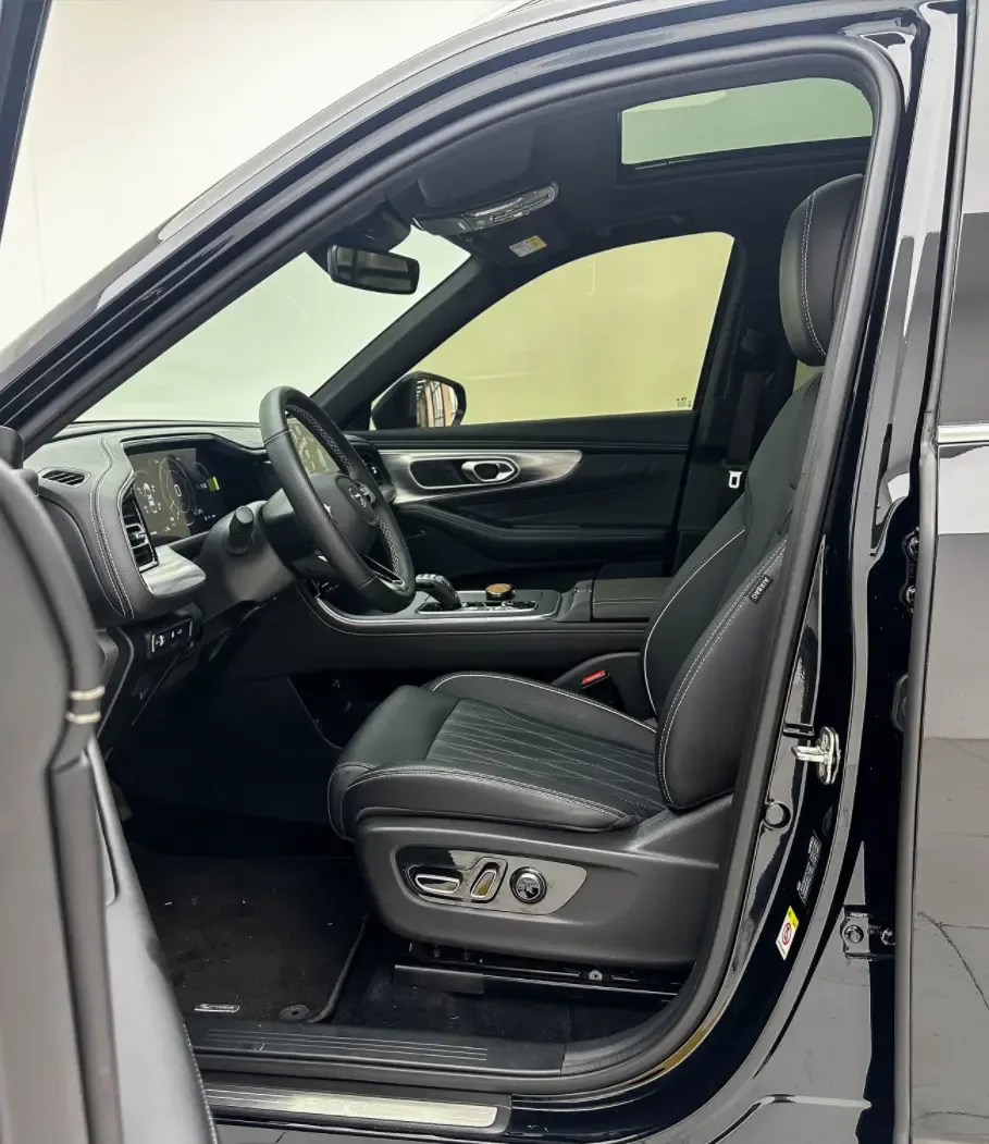 GAC Trumpchi GS8 Trumpchi GS8 2025 Pilot Series 2.0TGDI 2WD 5-seater Luxury Edition 2024 — миниатюра 5
