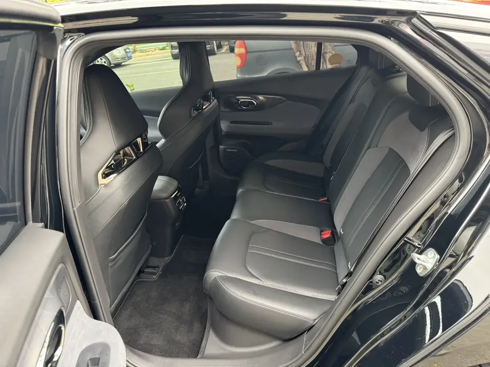 GAC Trumpchi Shadow Leopard 400T Automatic R Pro 2024 — миниатюра 5