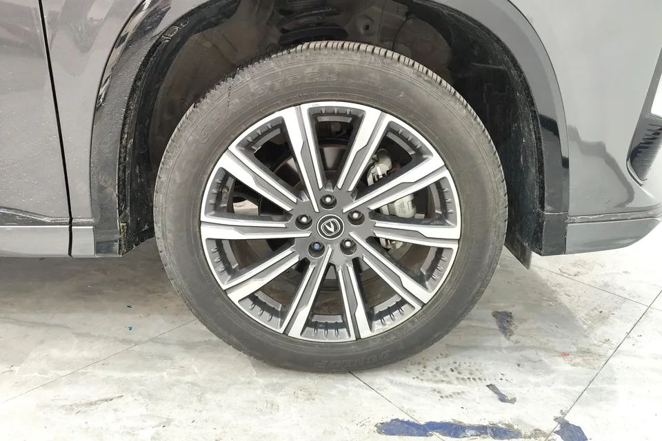 Changan CS75PLUS third generation 2.0T automatic premium model 2024 — миниатюра 3