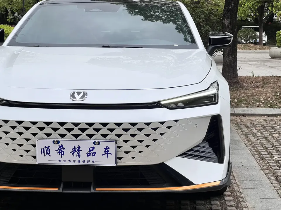 Changan UNI-V Changan UNI-V 2024 1.5T Premium Sports 2025 — thumbnail 4
