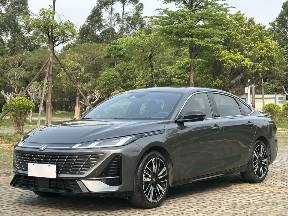 Changan Escape Escape 2026 Fourth-generation 1.5T DCT 500Bar Smart Edition 2025 — photo 1, buy with delivery to Moscow