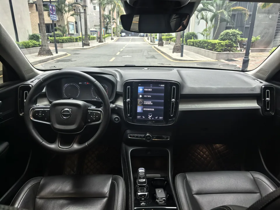 Volvo XC40 Volvo XC40 2022 T4 four-wheel drive Zhiyuan luxury version 2022 — миниатюра 5