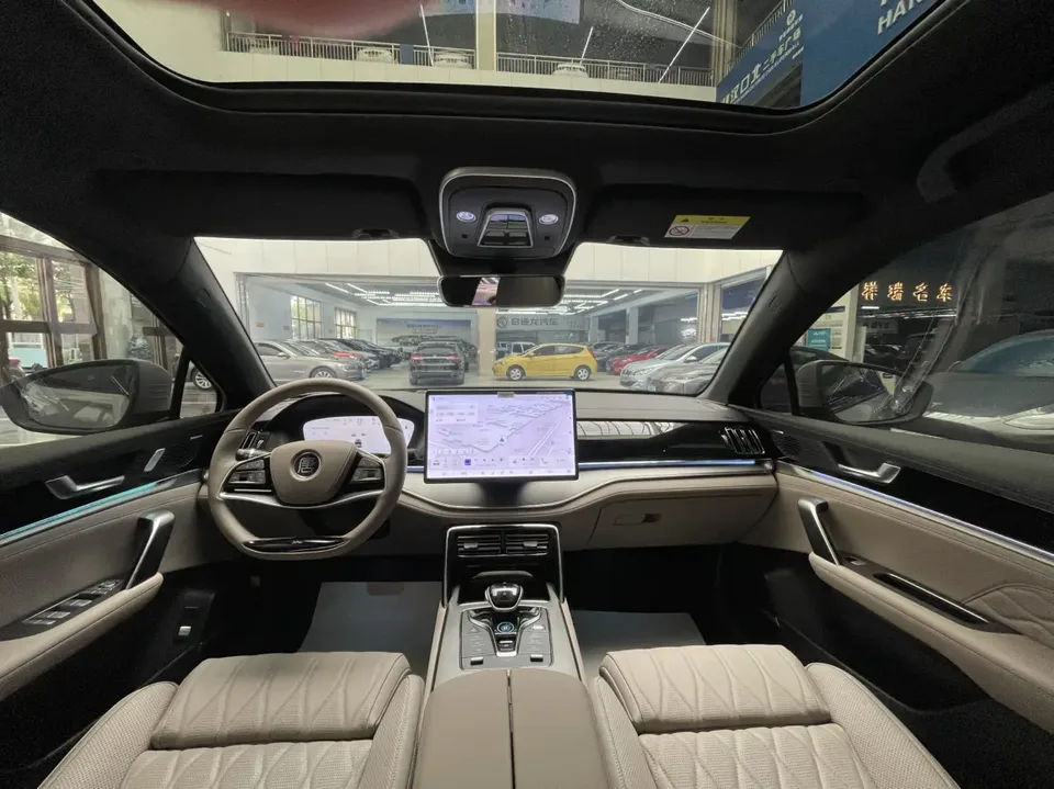 BYD Tang DM Tang DM 2025 DM-i 115KM Yunnian Flagship 2025 — миниатюра 4