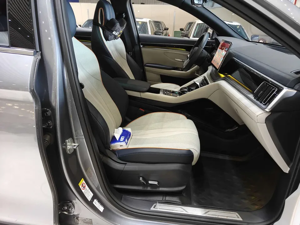 BYD Song PLUS DM DM-i 110KM 2WD Flagship PLUS 2022 — миниатюра 4