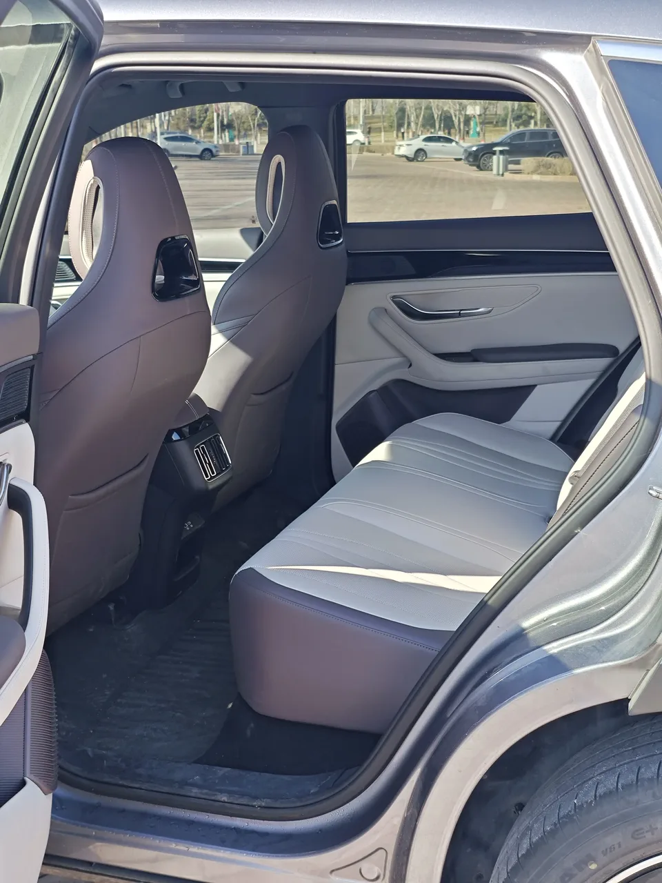 BYD Song PLUS DM Song PLUS DM 2025 DM-i 112KM Premium Edition 2025 — миниатюра 3