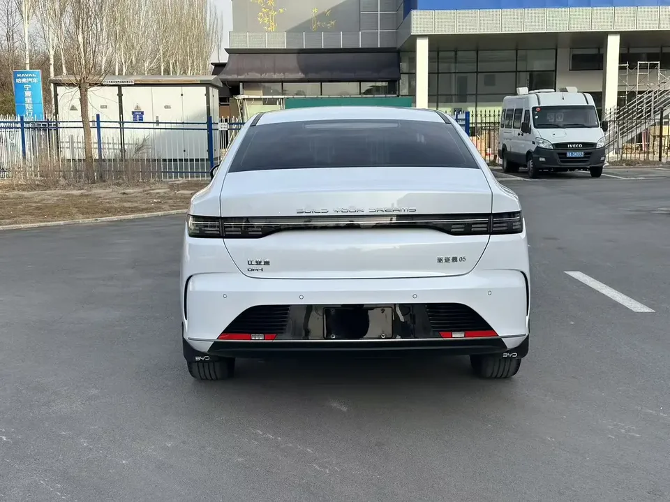 BYD Destroyer 05 DM-i Champion Edition 120KM Luxury 2024 — миниатюра 2
